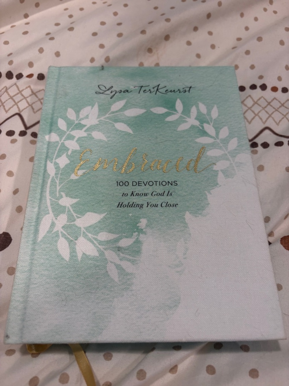 Lysa TerKeurst "Embraced" Devotional - Mint & White Cover